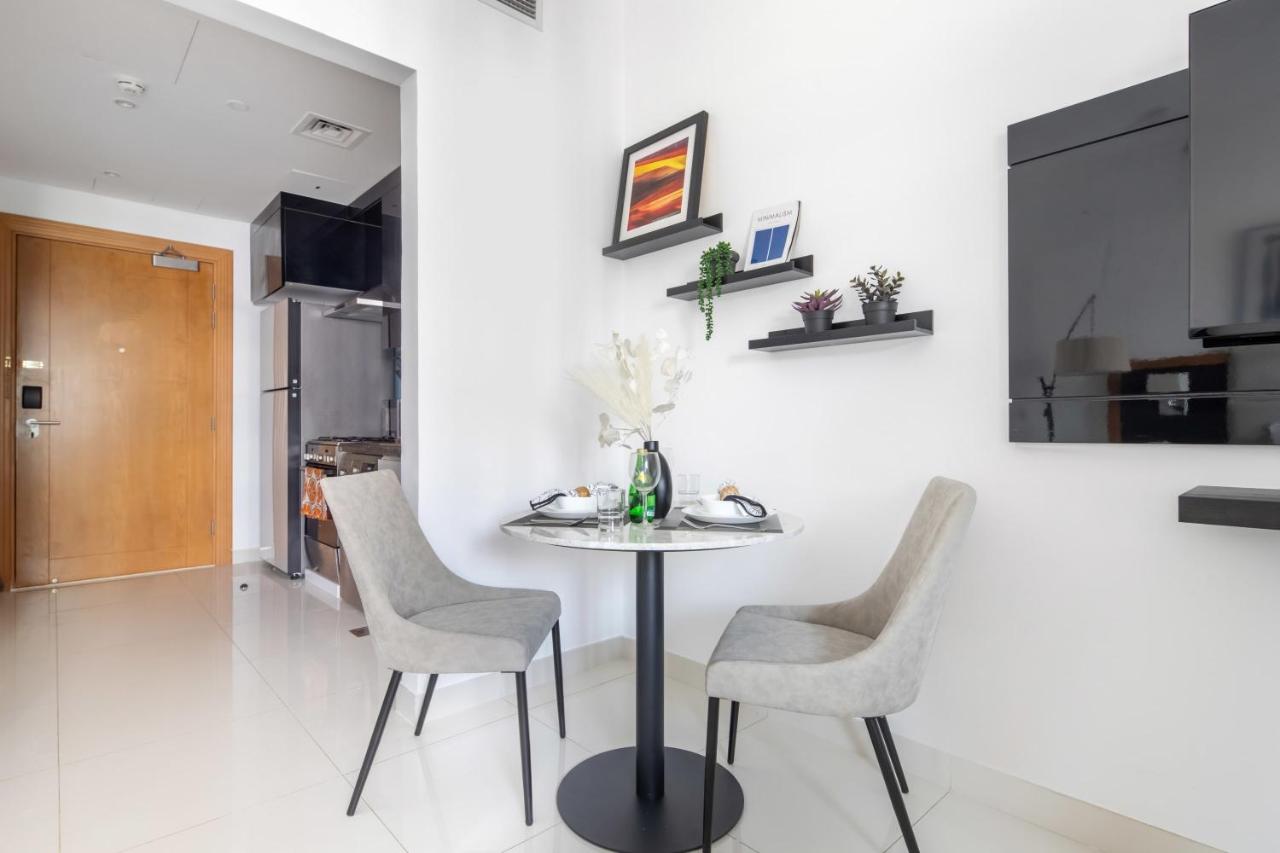 Frank Porter - Capital Bay Tower B - 5