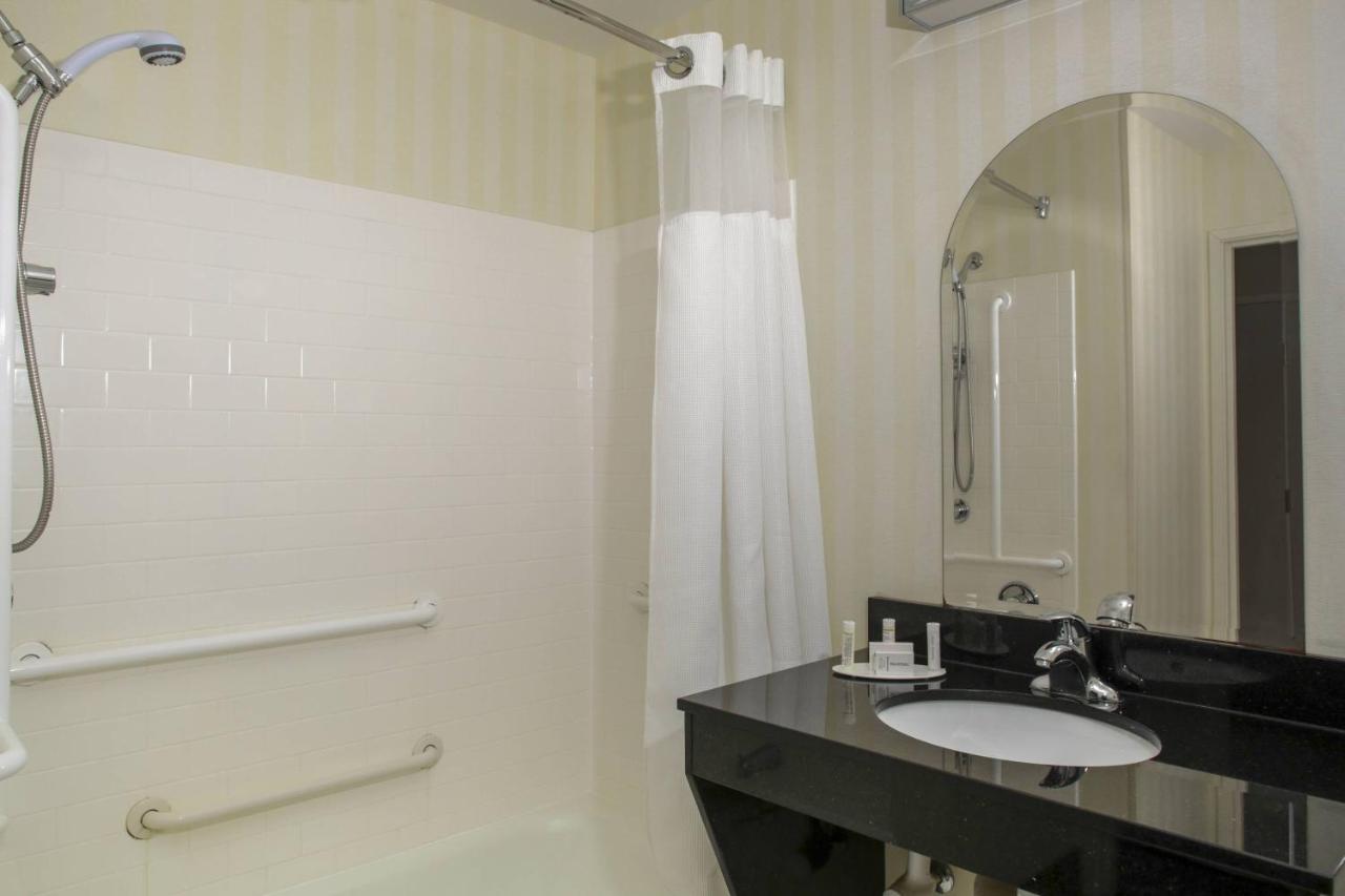 Budget Inn & Suites — photo 18