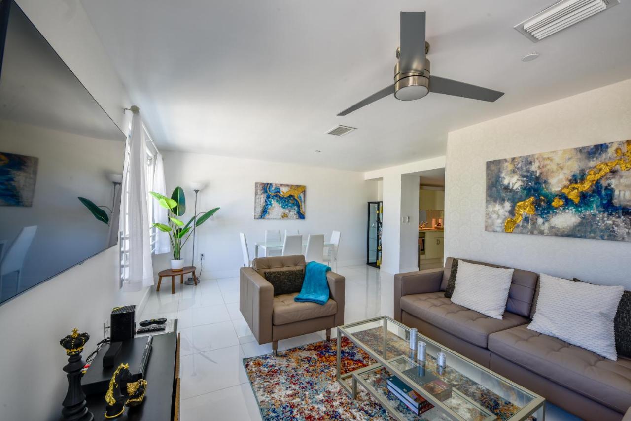 The Carlyle Oceanfront Luxe Condo Miami Beach - 2