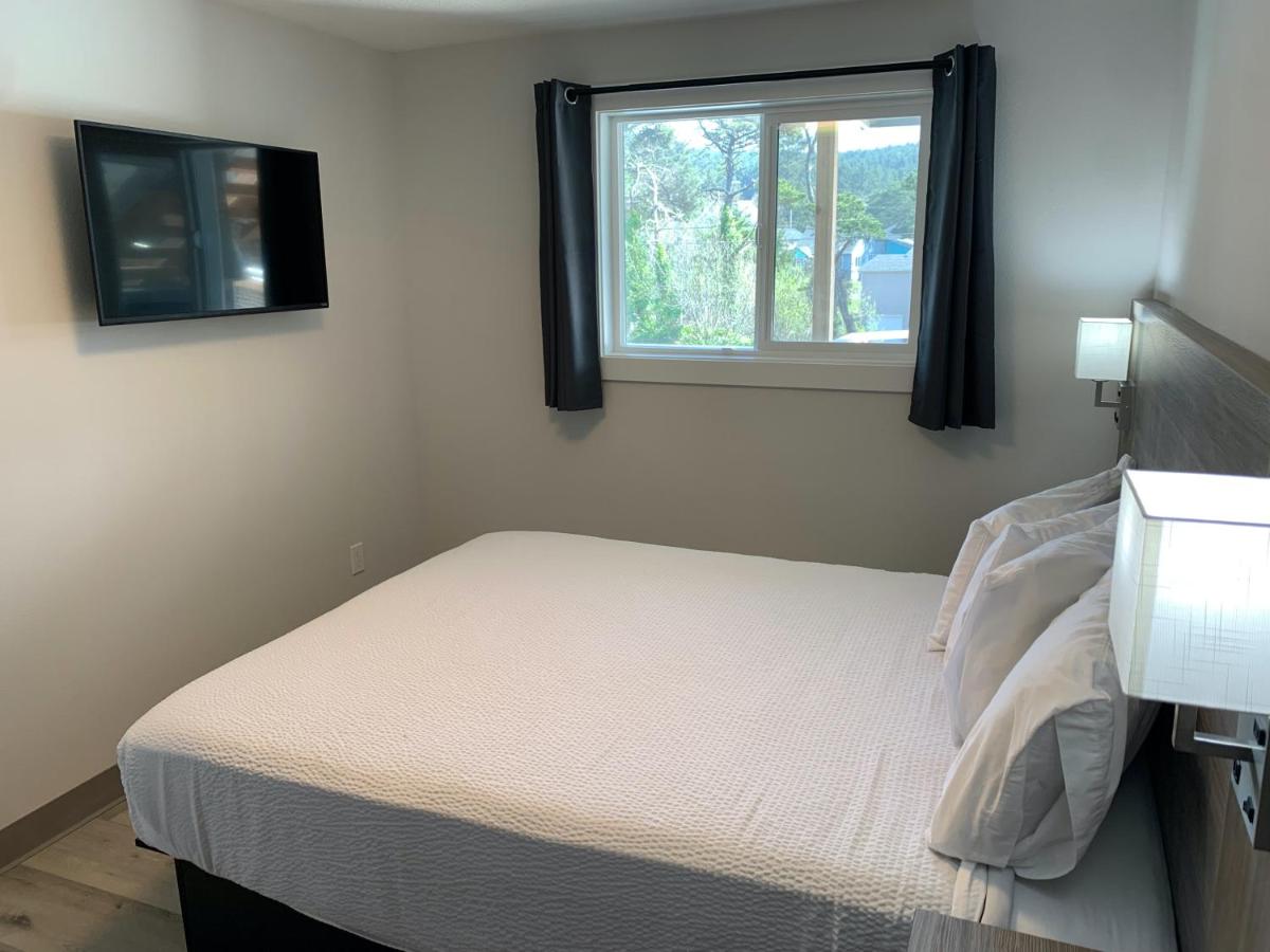 West Beach Suites — photo 24