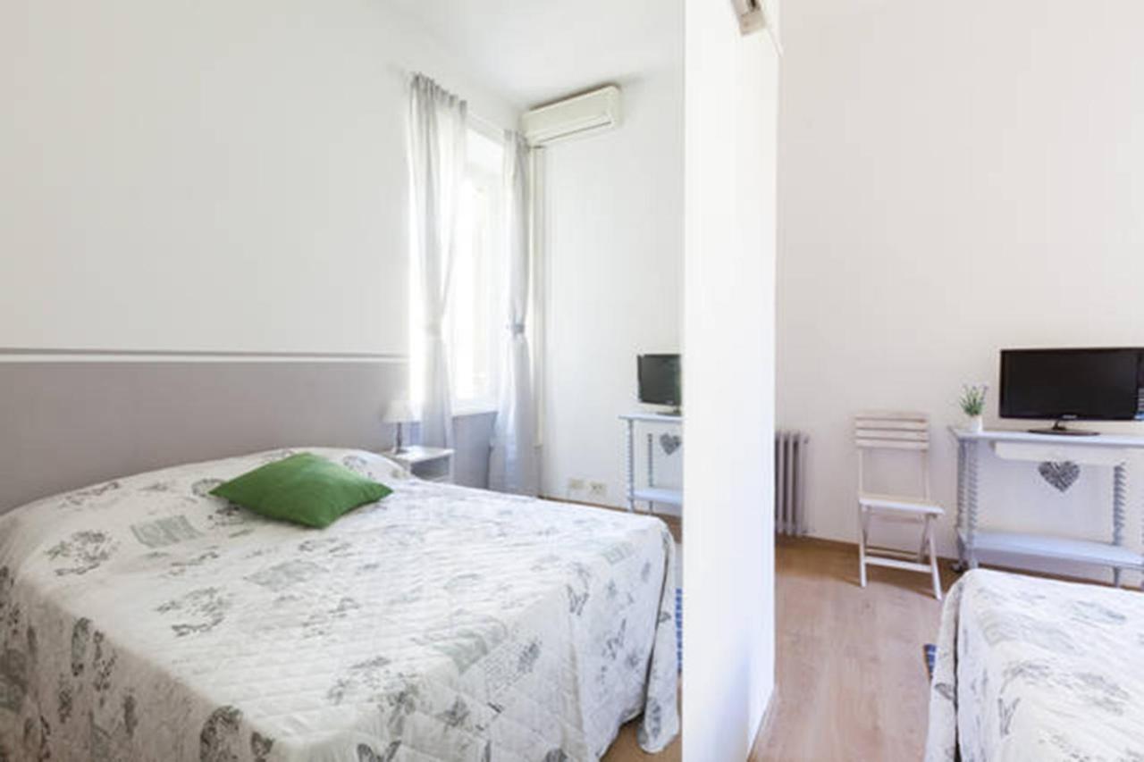 Domus Merulana Bed and Breakfast - 2