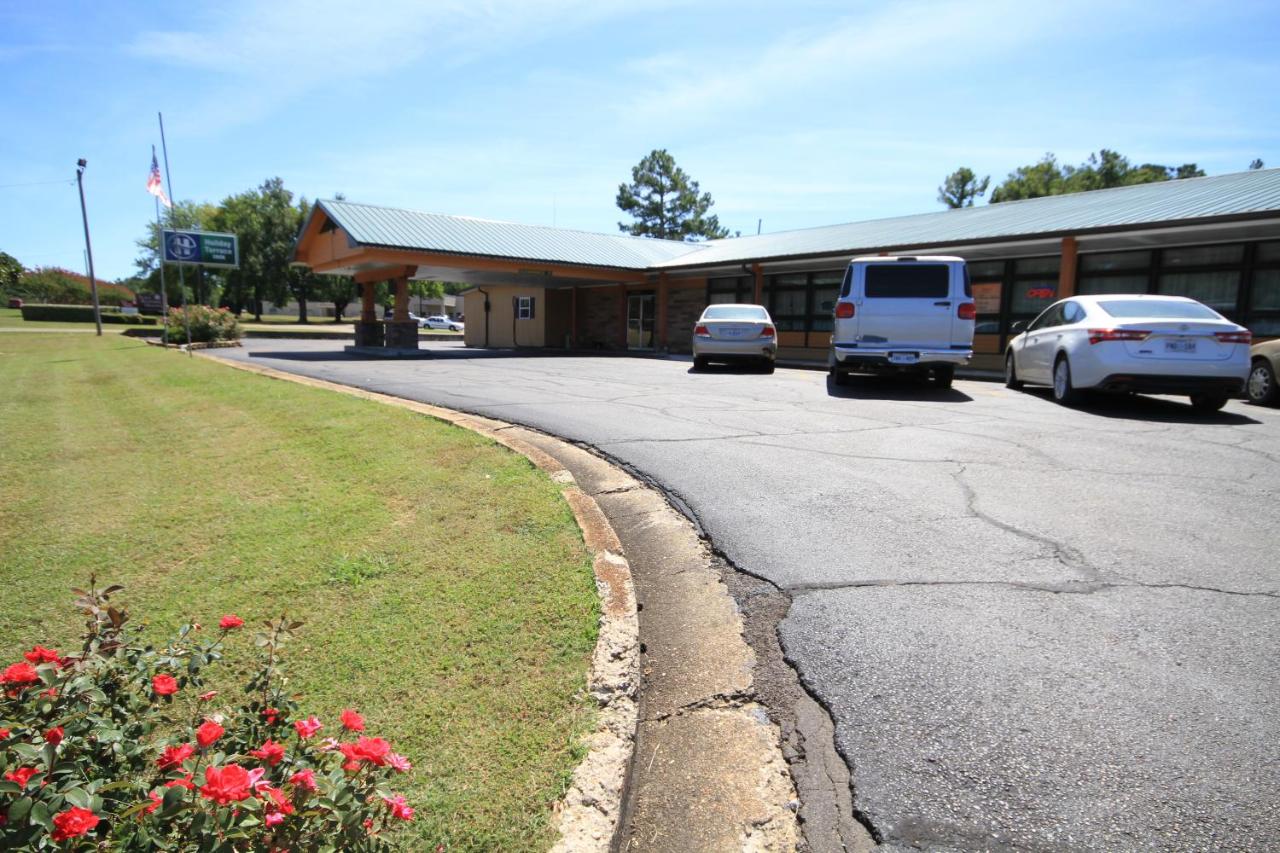 Holiday Terrace Motel — photo 12