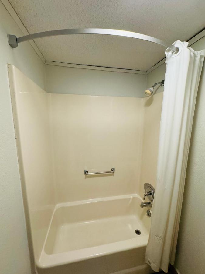 Knights Inn Davenport — photo 12