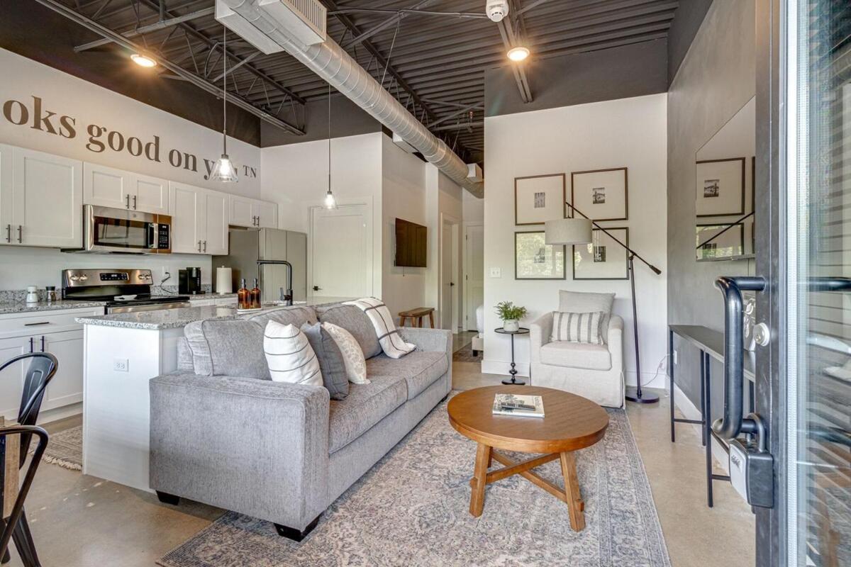 Studio with 2 Queen Beds 7 mins to DT - 4