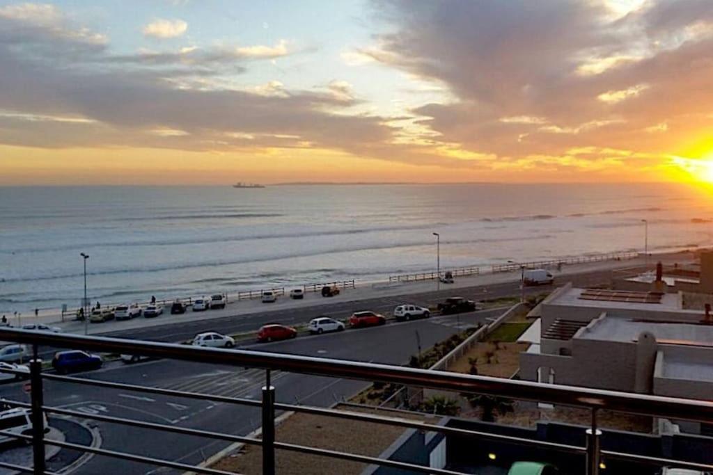 Bloubergstrand 2 Bedroom Beachfront Apartment - 5