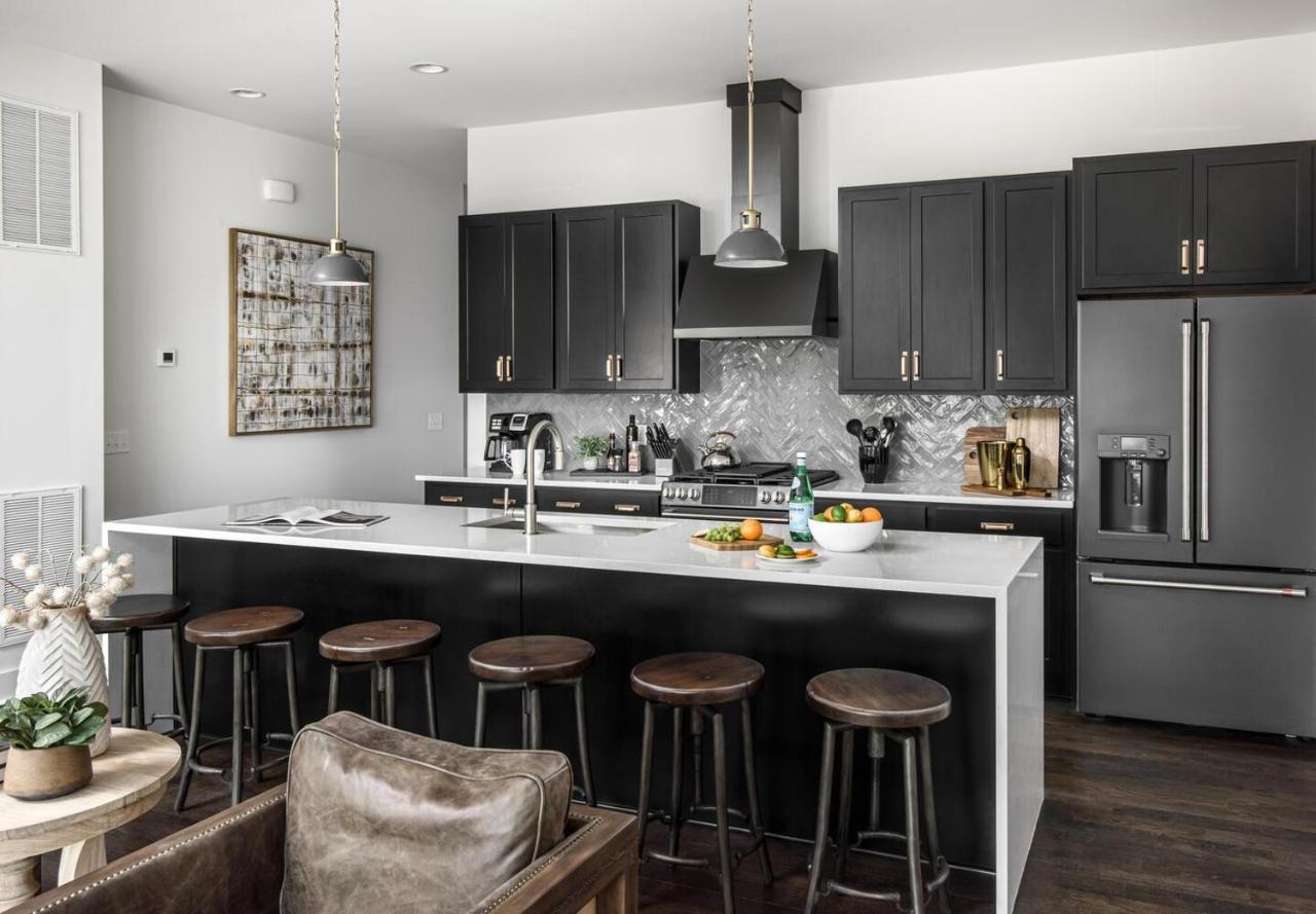 LUXE-Tennessee Row-Heart of Gulch-Mins to Broadway - 5