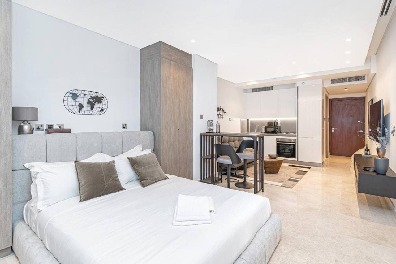 Designer Glam Studio Steps from Burj Khalifa - 5