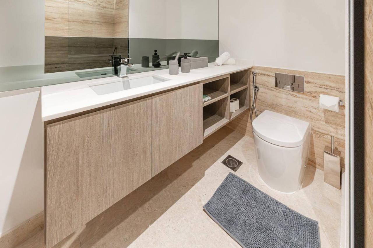 Designer Glam Studio Steps from Burj Khalifa - 3