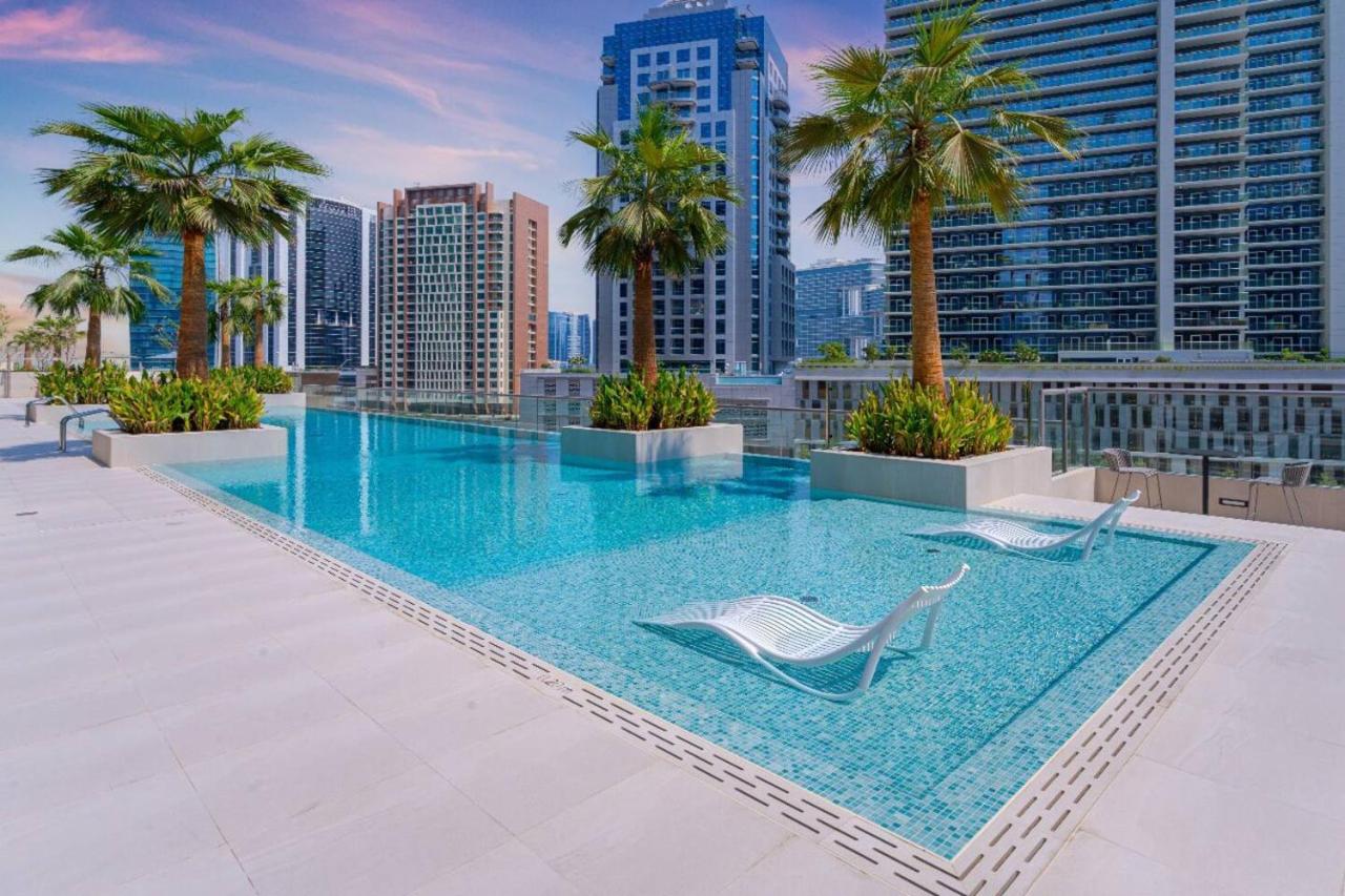 Designer Glam Studio Steps from Burj Khalifa - 4