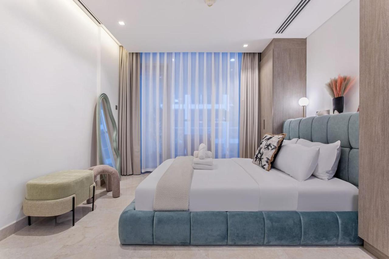 Designer Glam Studio Steps from Burj Khalifa - 2