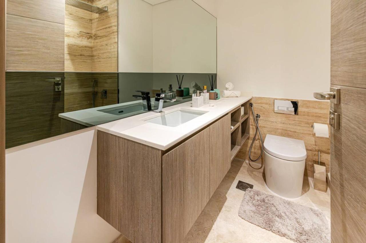 Designer Glam Studio Steps from Burj Khalifa - 3