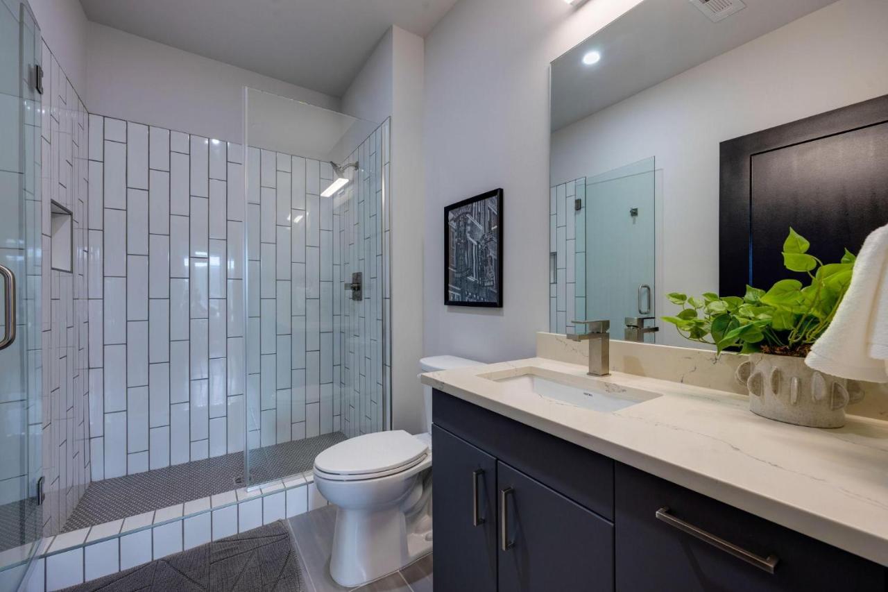 Tune - Odyssey - Mins to Broadway - Full Gym! - 3