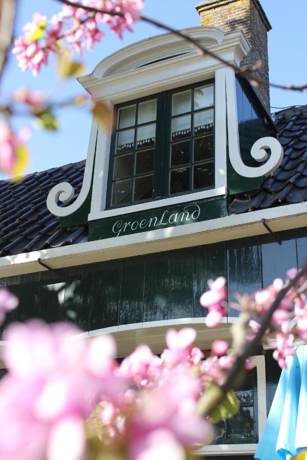 Heerlijck Slaapen op de Zaanse Schans photo