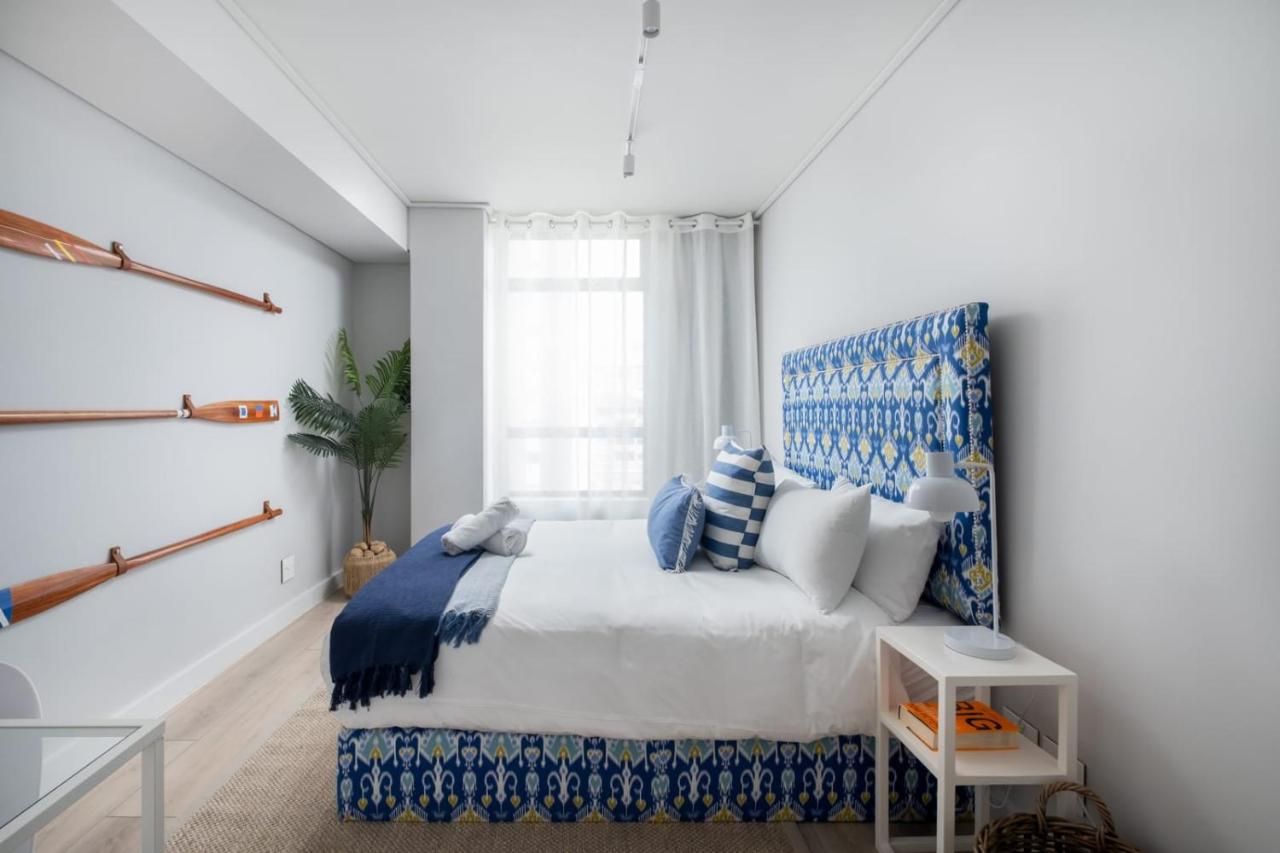 Heart Of Sea Point Mountain Views - 2