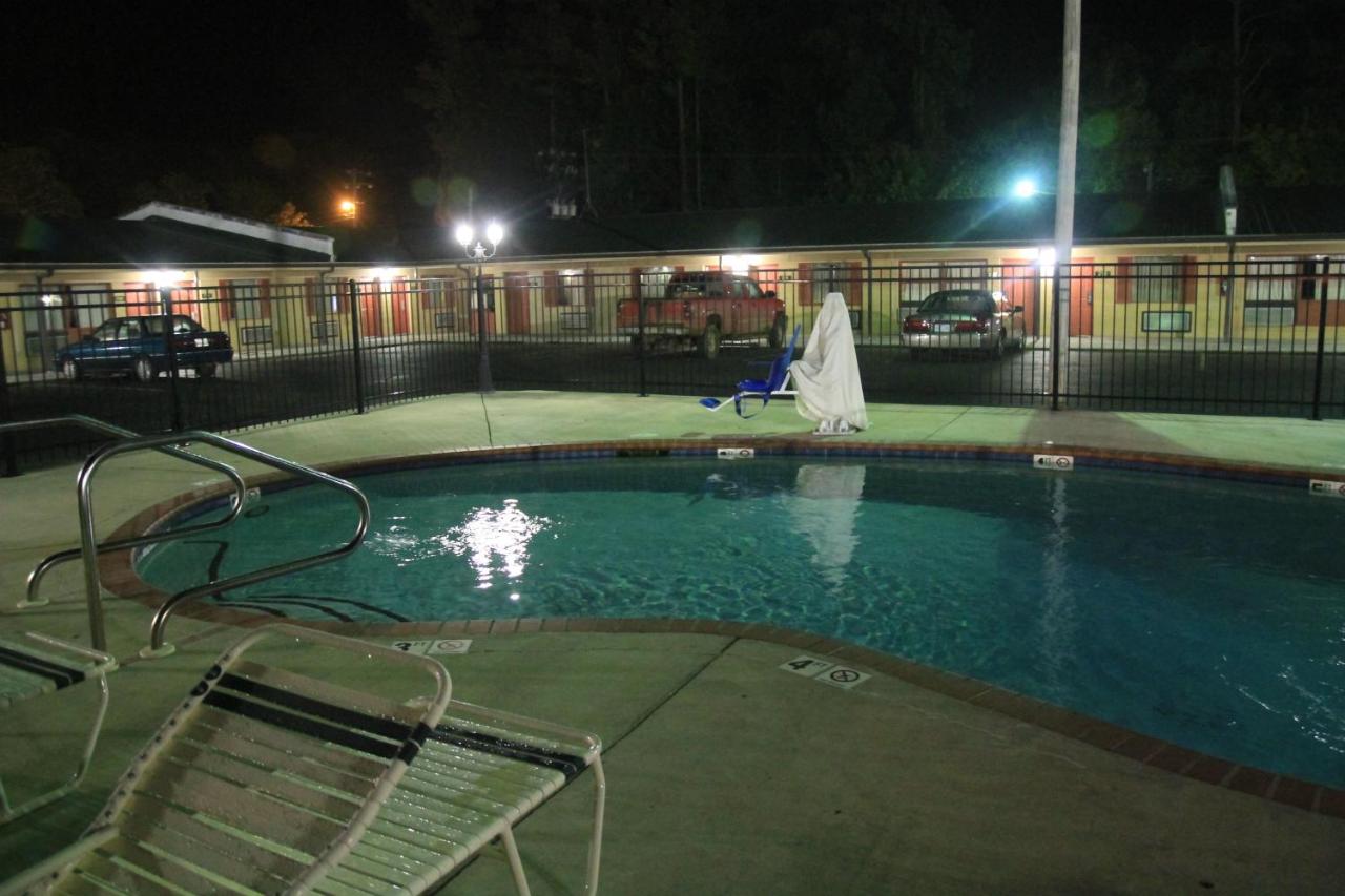 Holiday Terrace Motel — photo 16