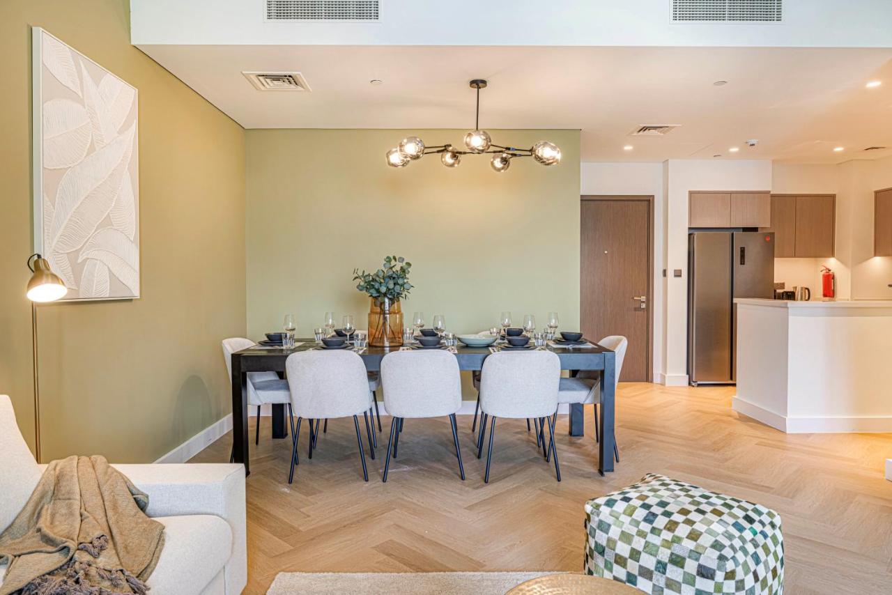 Daniels Luxe 3BR Downtown with Skyline View - 5