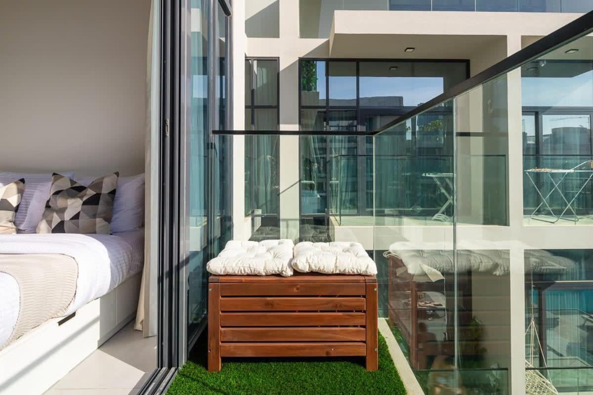 Frank Porter - Oxford Boulevard - 2