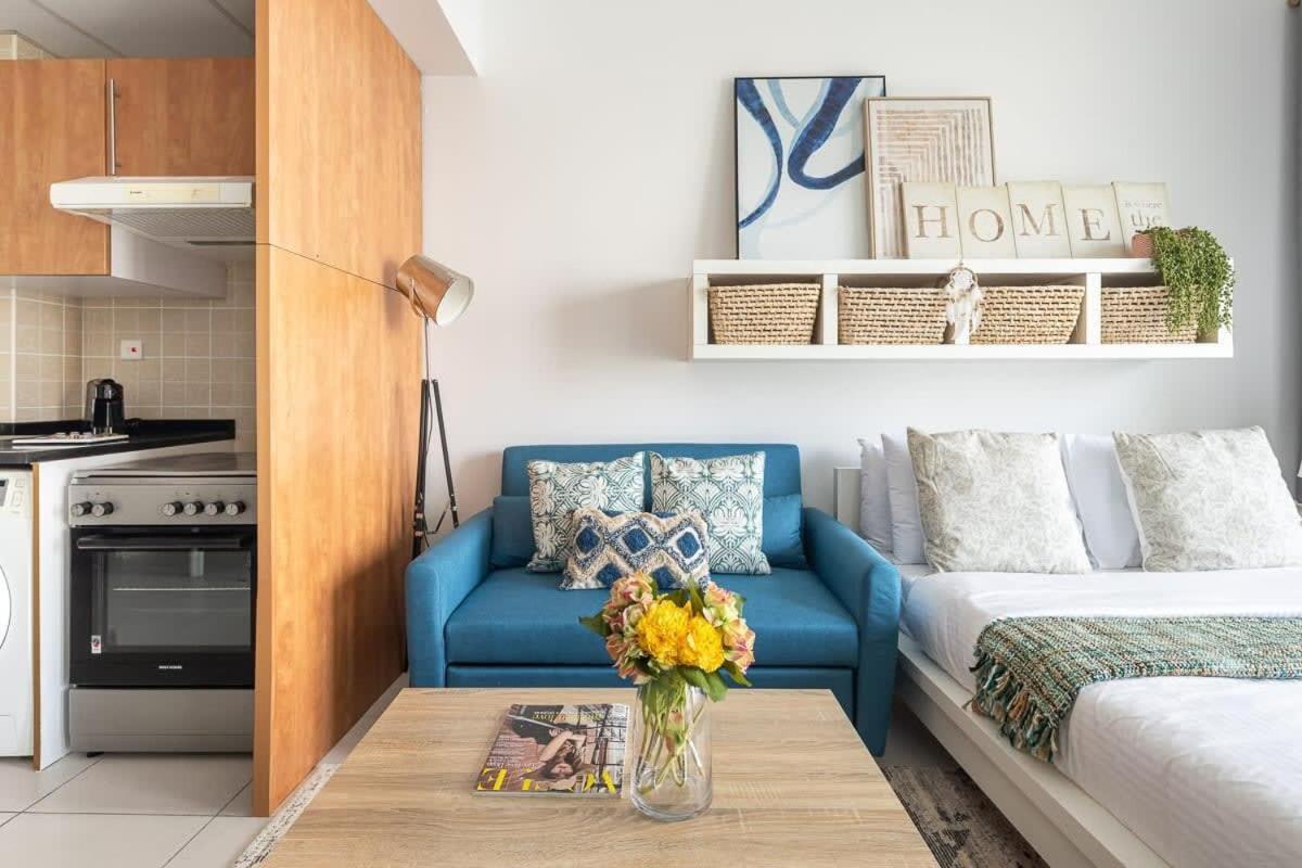 Frank Porter - Marina Views T1 - 5