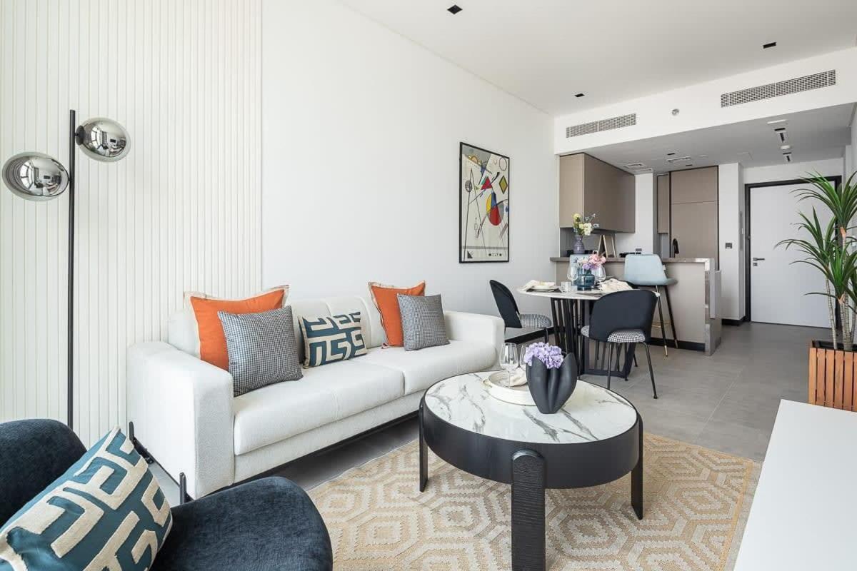 Frank Porter - 15 Northside Tower 2 - 3