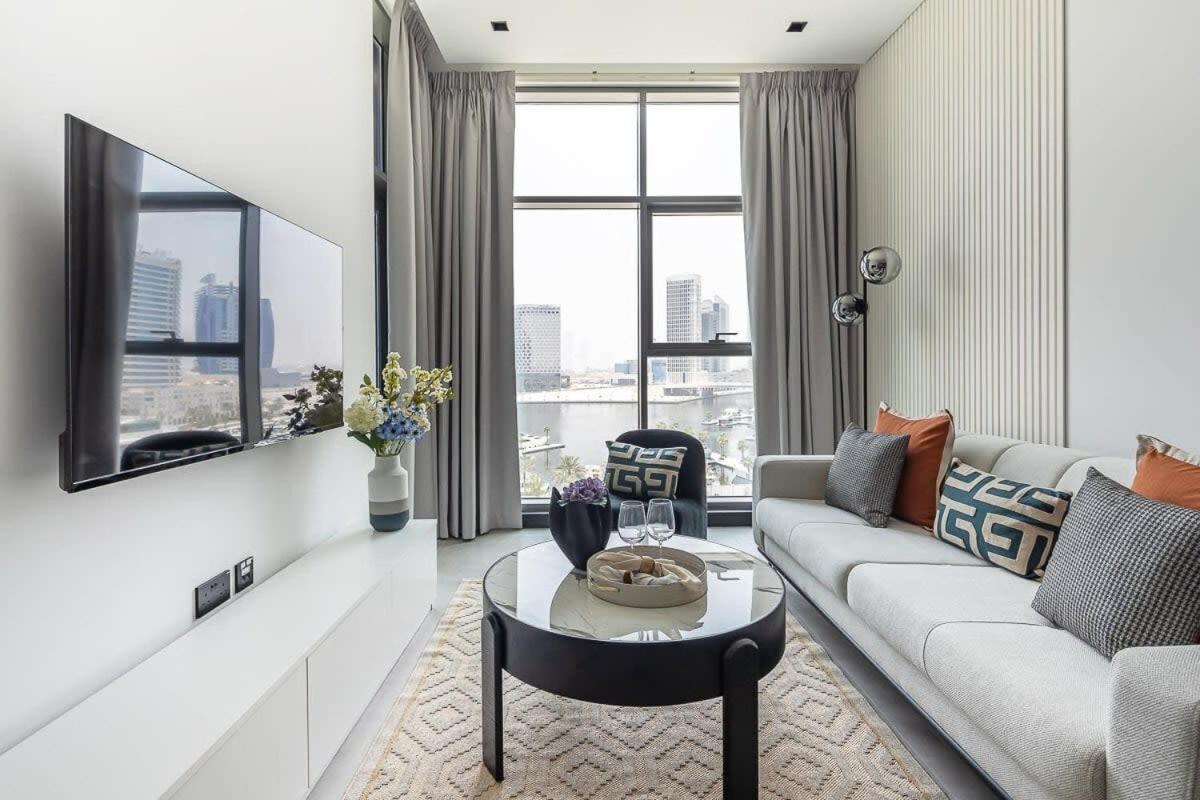 Frank Porter - 15 Northside Tower 2 - 4