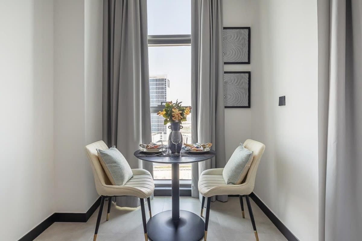 Frank Porter - 15 Northside Tower 1 - 5