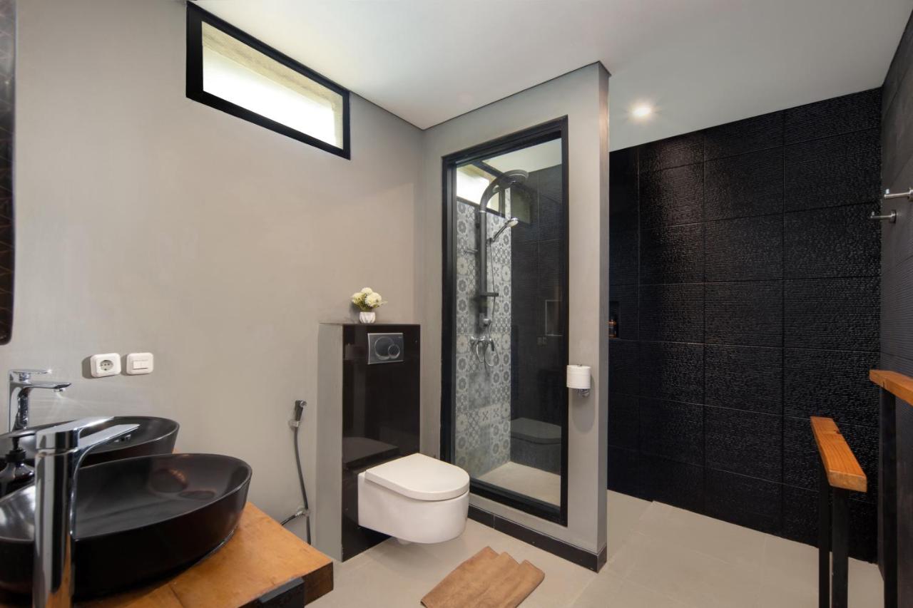 Gorgeous Villa Fizia in Bingin Center - 3