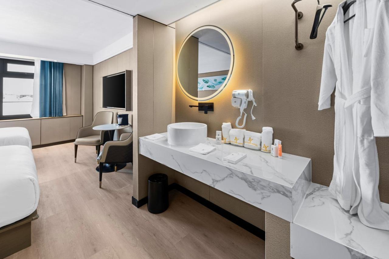 Ly New York Hotel — photo 12