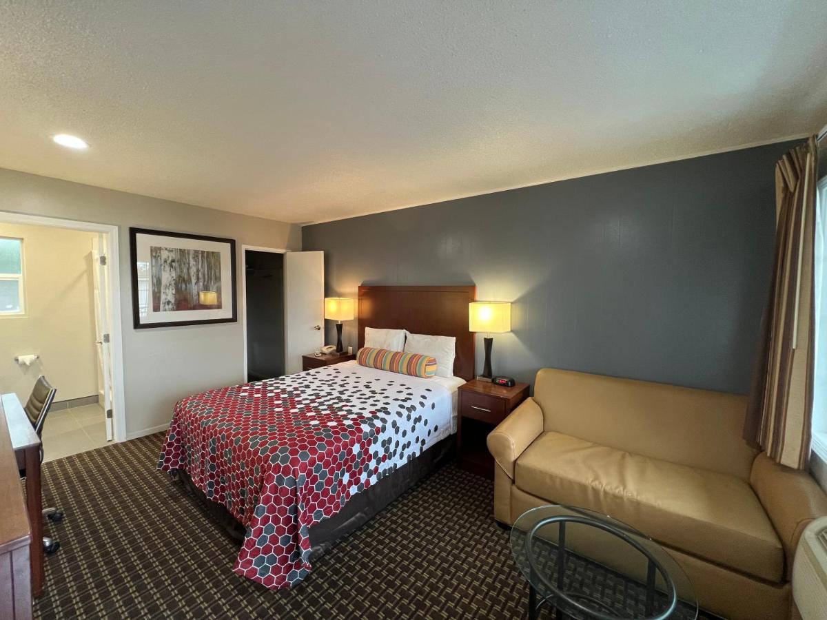 Travelers Inn Eugene University — photo 16