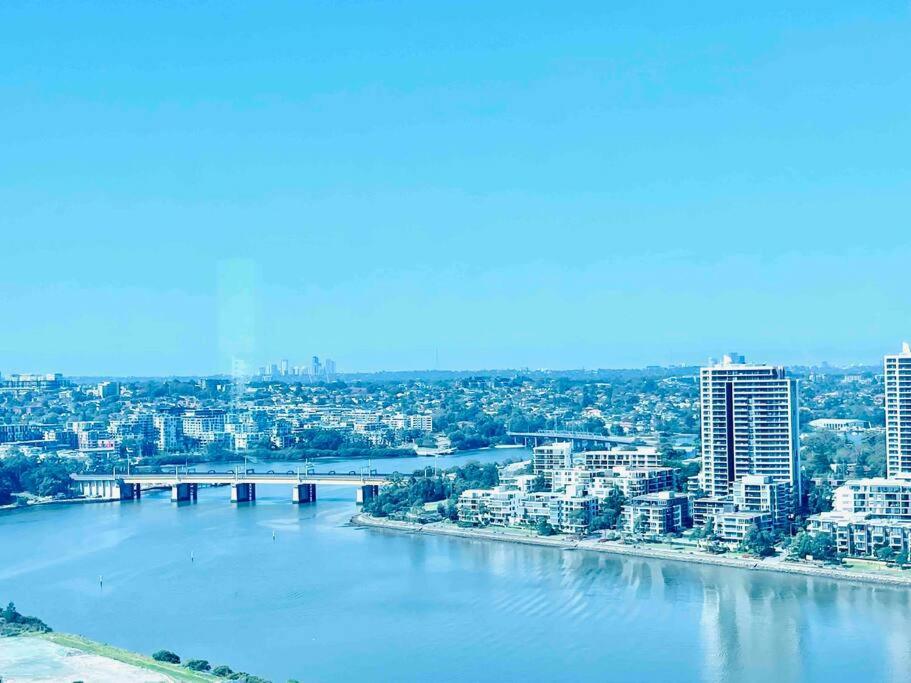 Wentworth Point Waterview High-Rise Condo