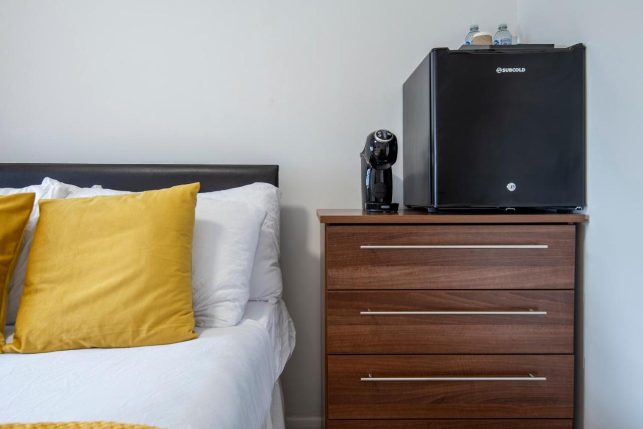 Double in Notting Hill, Private Minibar & Coffee - 4