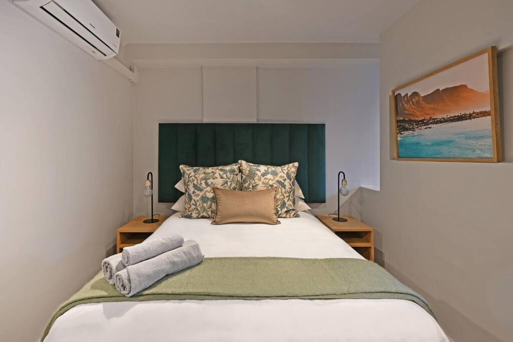 Hannah 209 - The Tokyo - 5