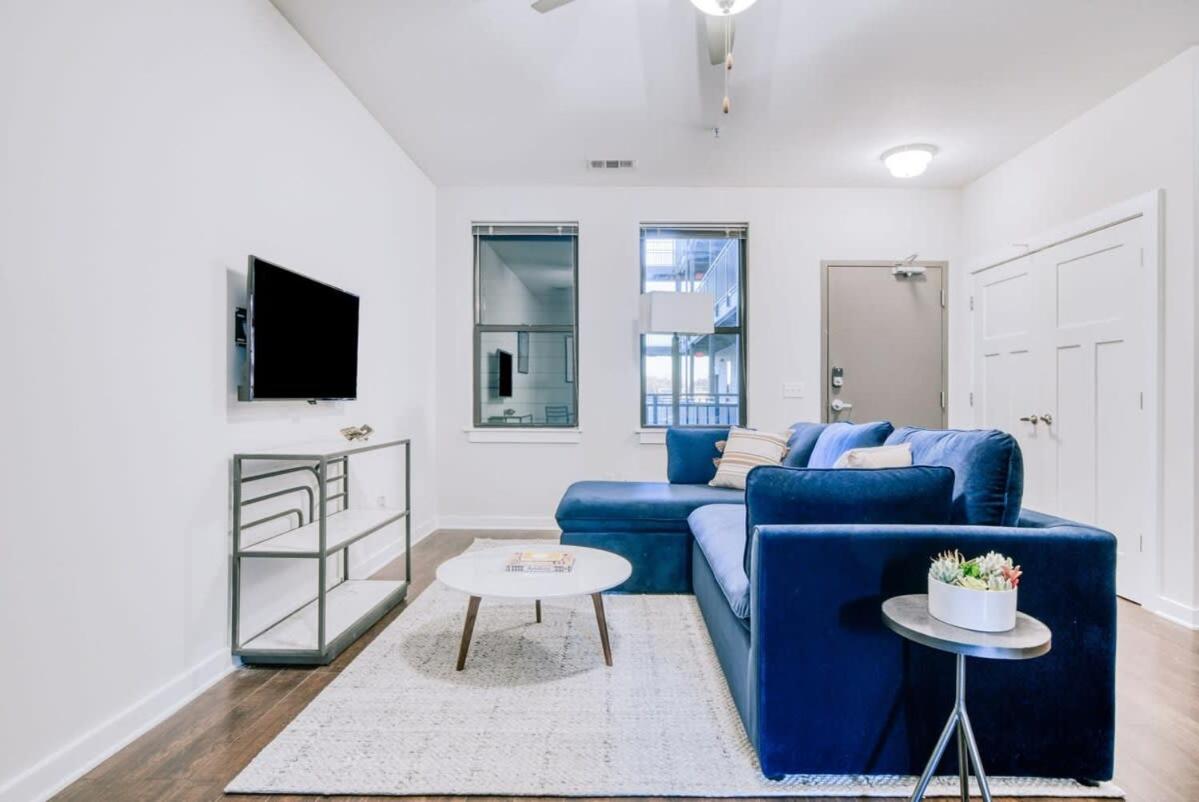 CozySuites Music Row Classy 1BR with free parking 24 - 3