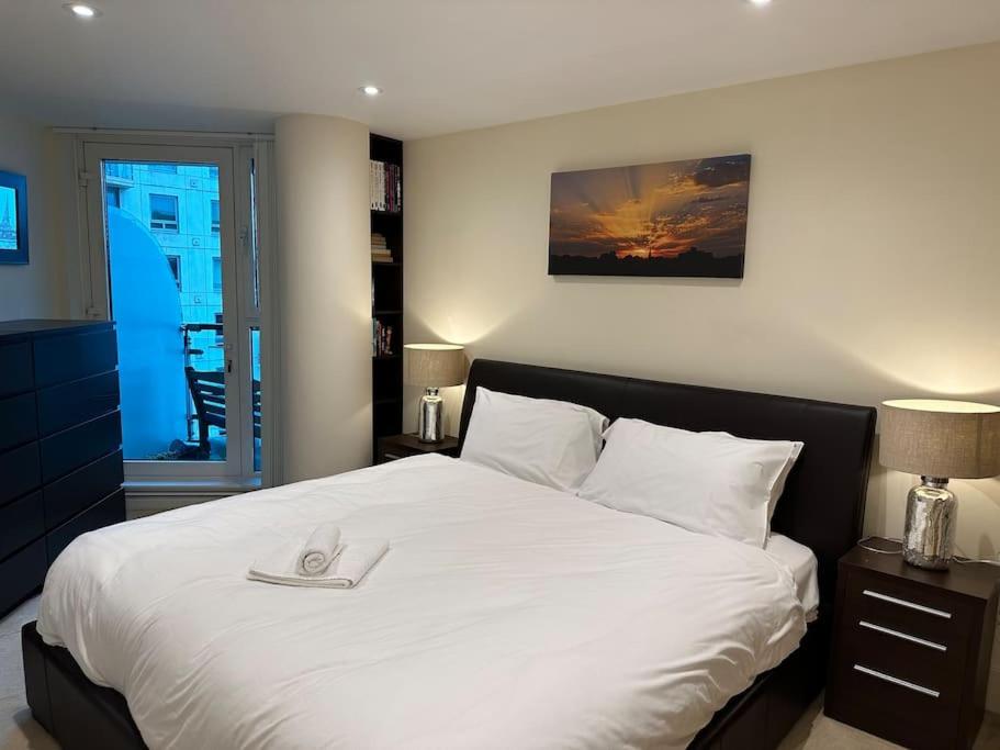 Stunning 2 Bed Thames River View - Central London - 2