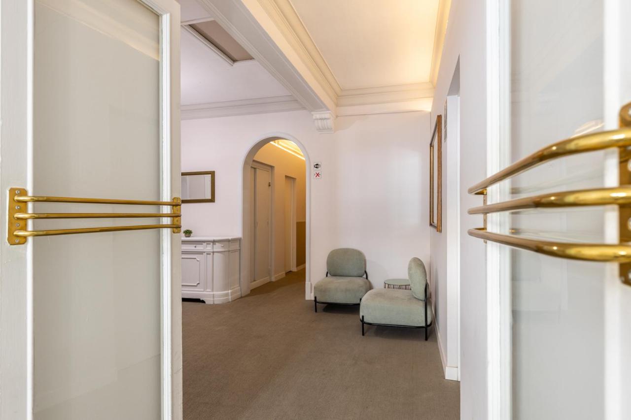 Regina Selfcheck-in Smart Rooms - 4