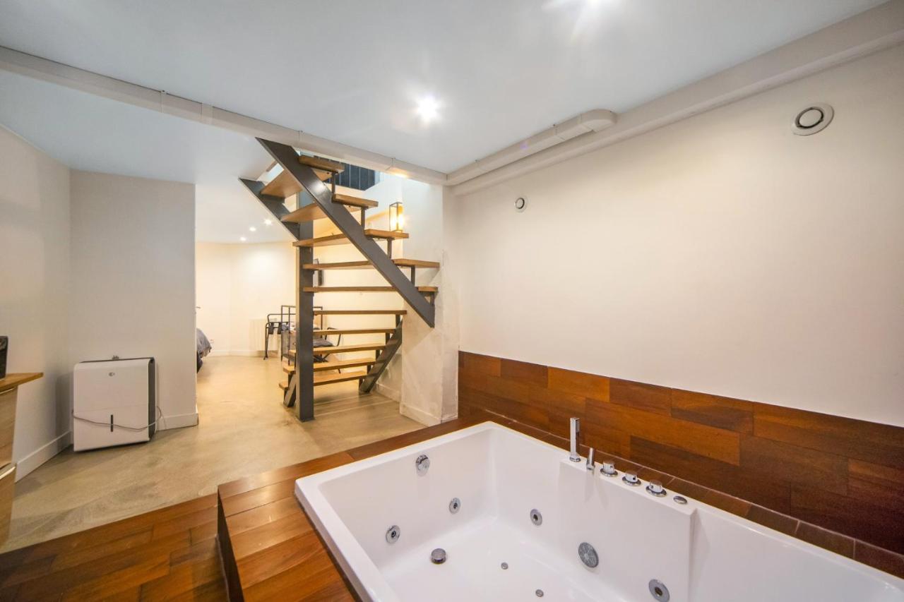 Large Flat Very Close to Montmartre - 3