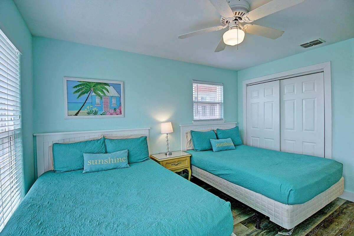 La Playa Paradise 4 Bedrooms 3 Bathrooms Home — photo 22