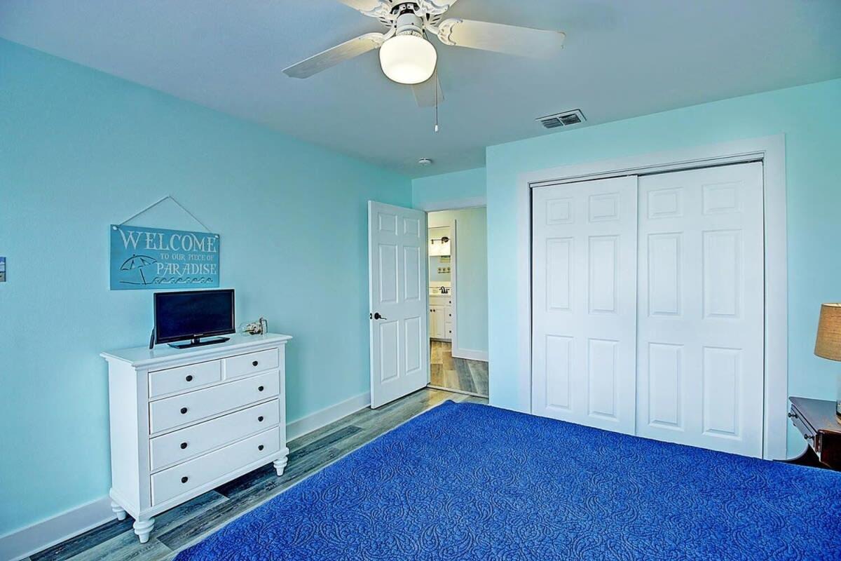 La Playa Paradise 4 Bedrooms 3 Bathrooms Home — photo 24