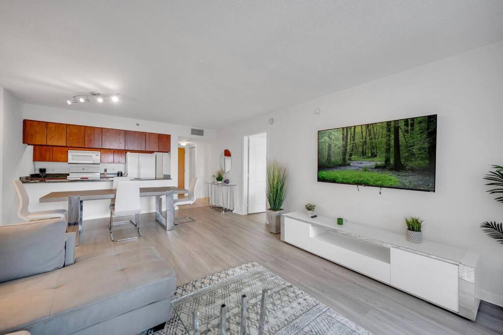 Incredible 1 BED 1 BTH • Brickell • Ocean View - 5