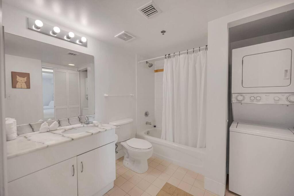 Incredible 1 BED 1 BTH • Brickell • Ocean View - 3