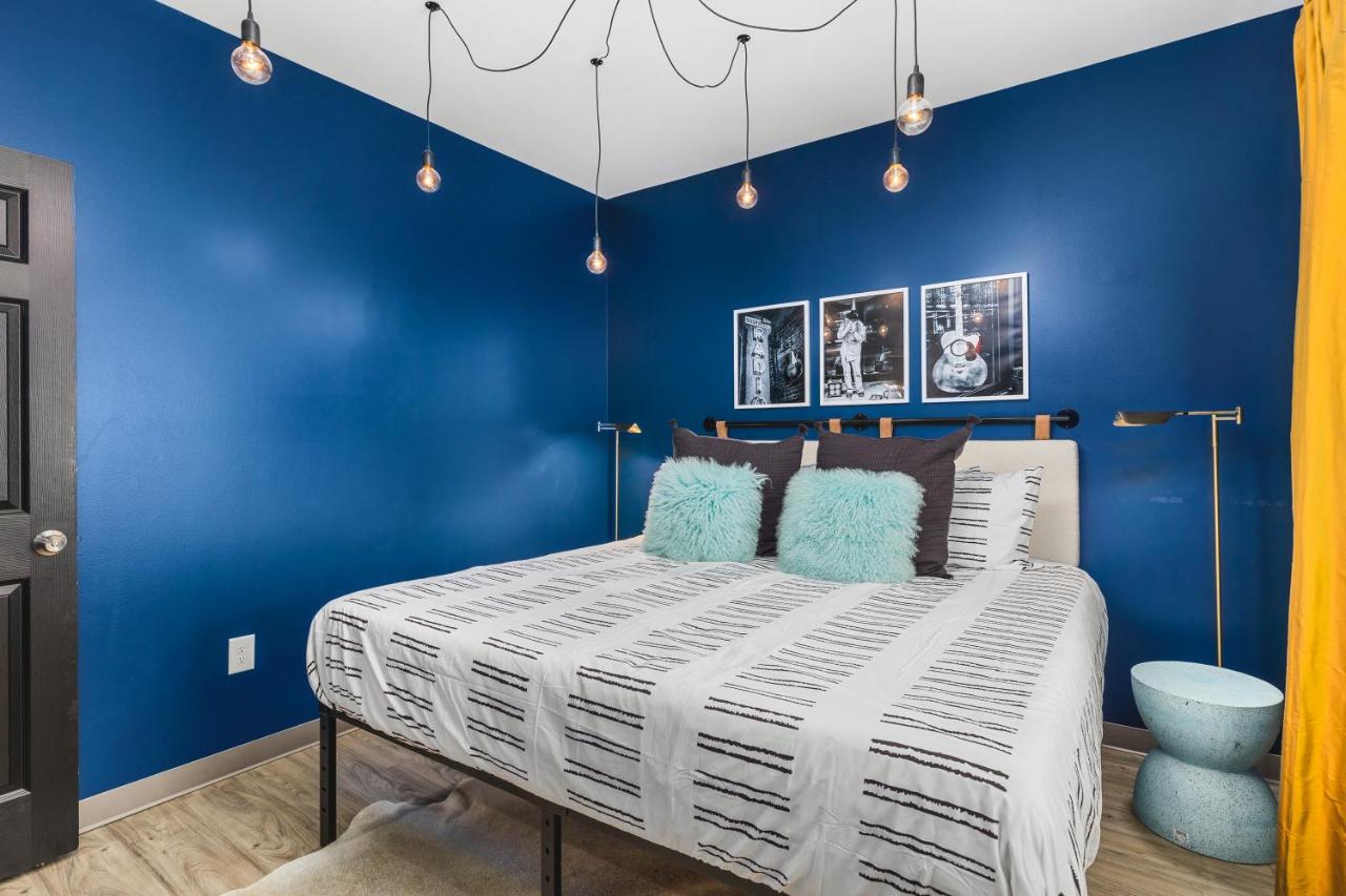 Condo Near Downtown WALK to restaurants, bars & music - 5