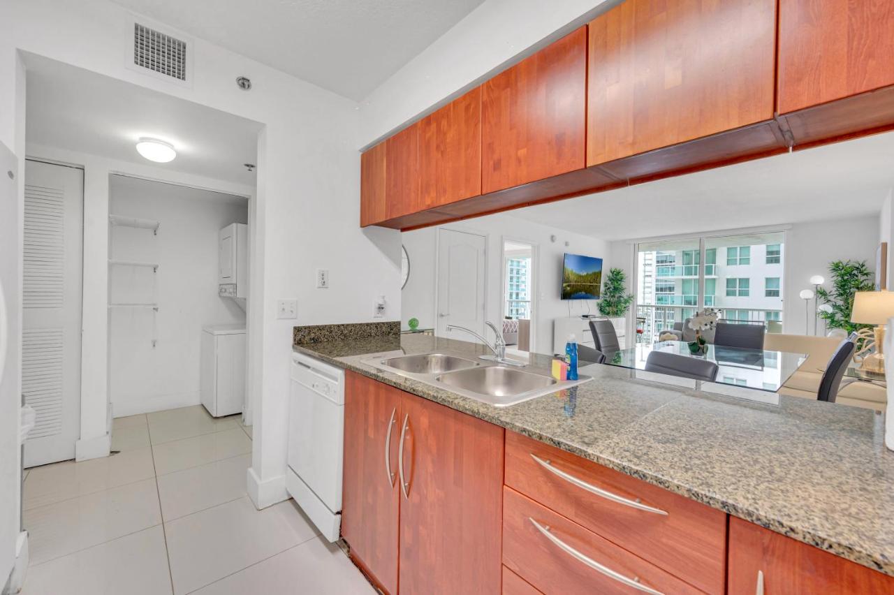 Luxury 1 Bedroom Apartment • Brickell • Unique Views - 3