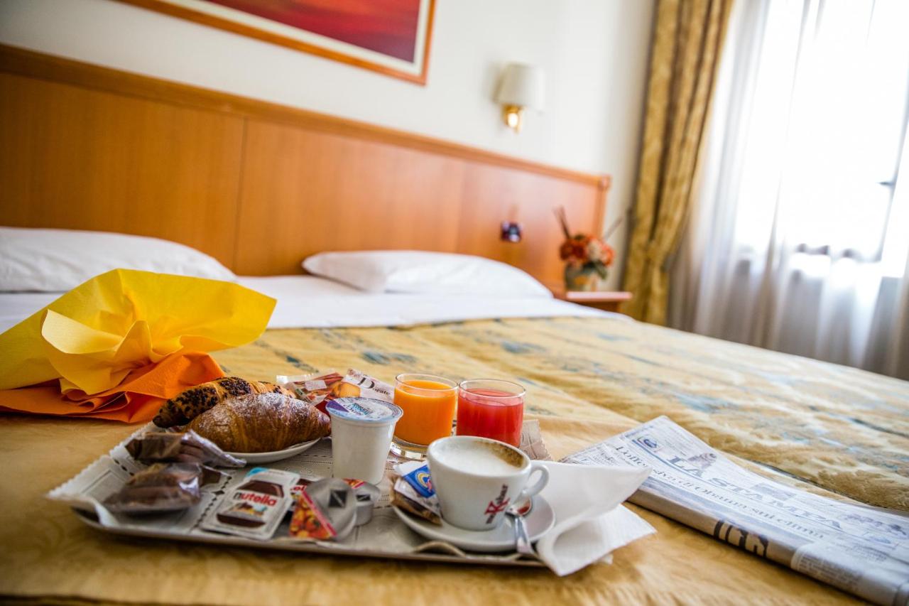 Hotel Galant photo