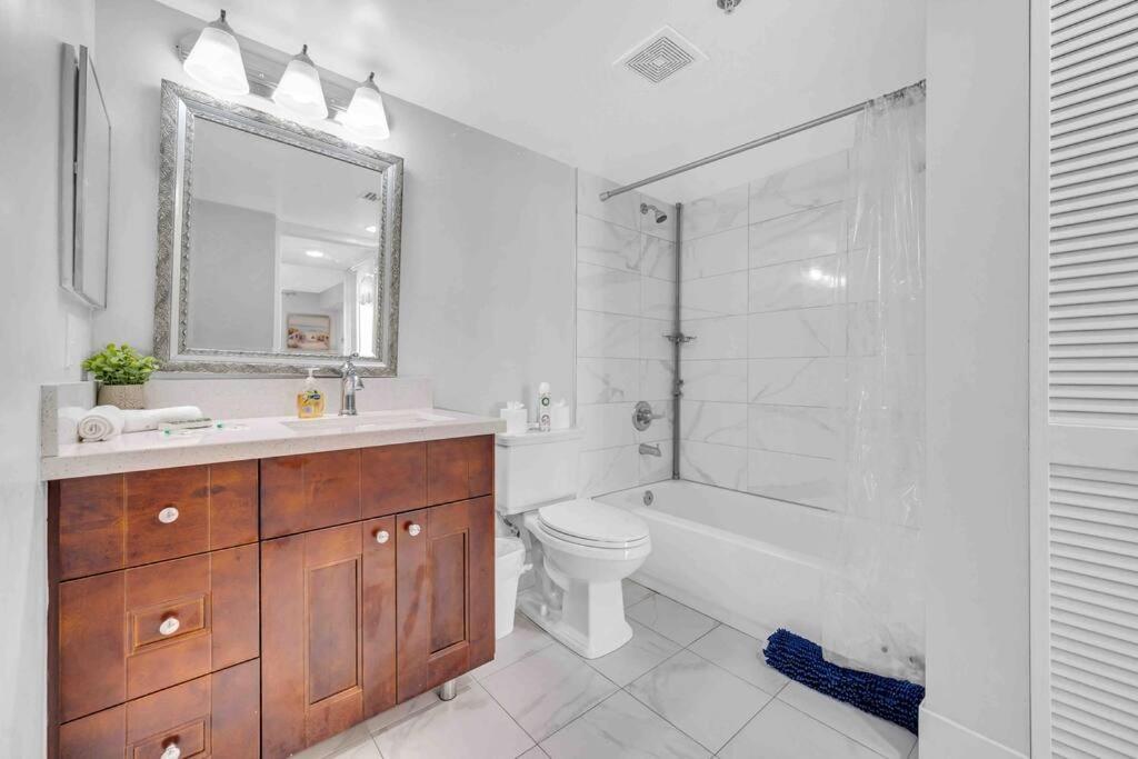 Beautiful 1 BED 1 BTH • Brickell - 2