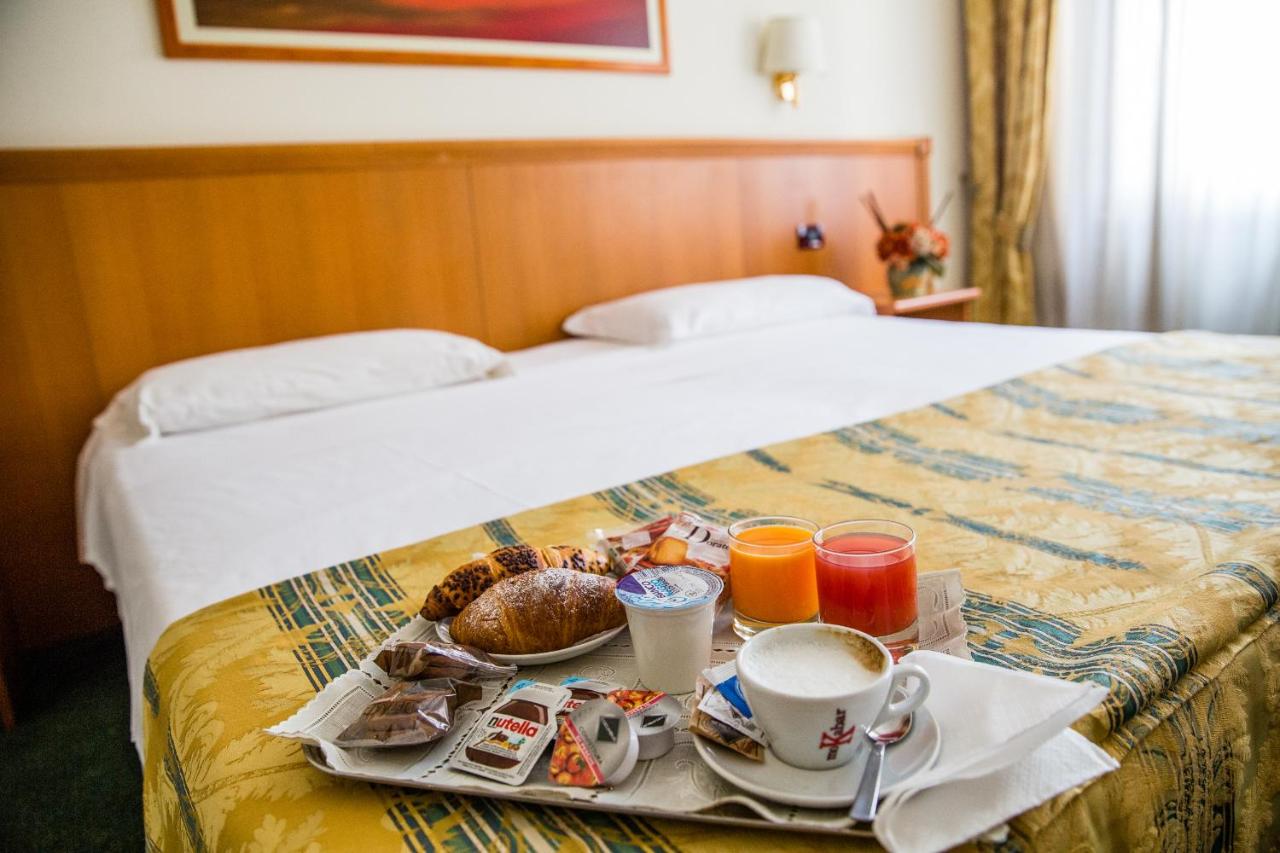 Hotel Galant photo