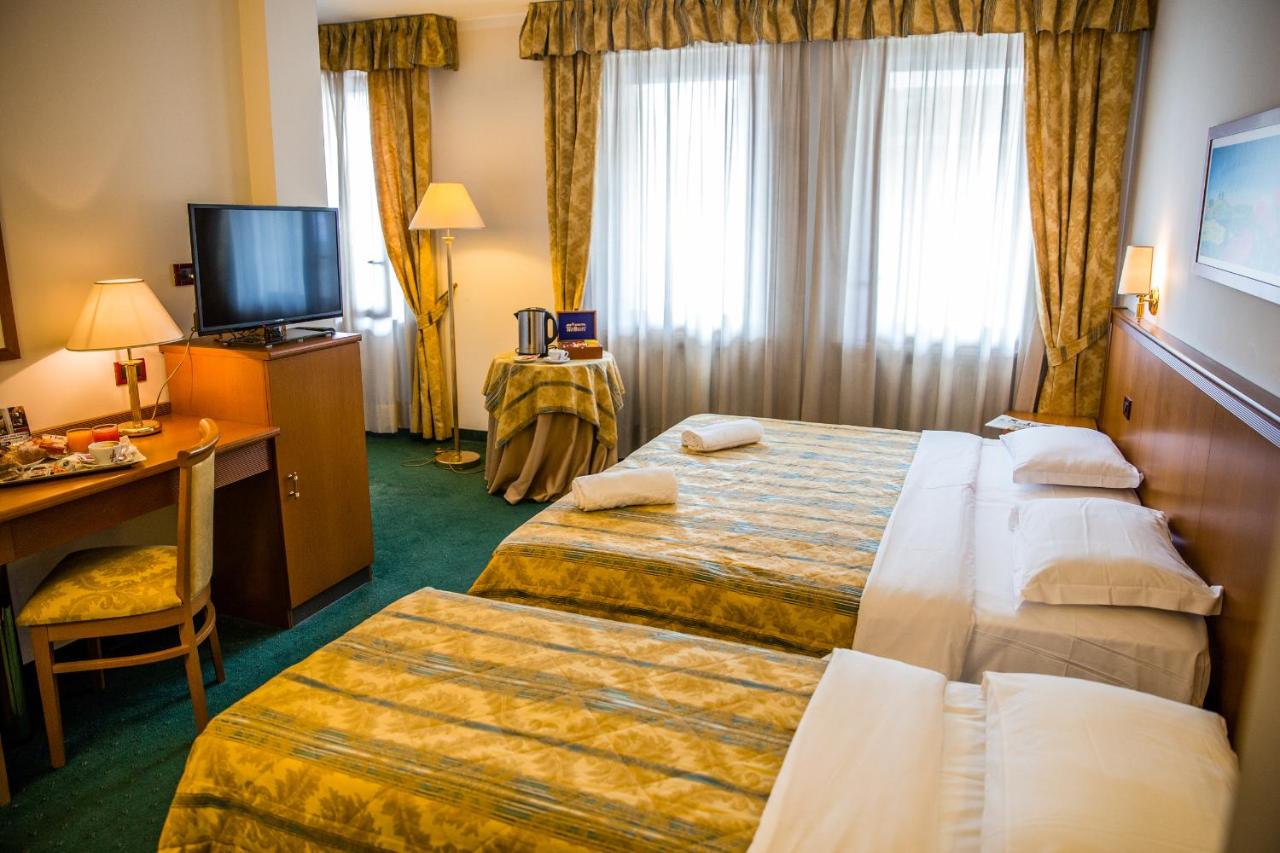 Hotel Galant photo