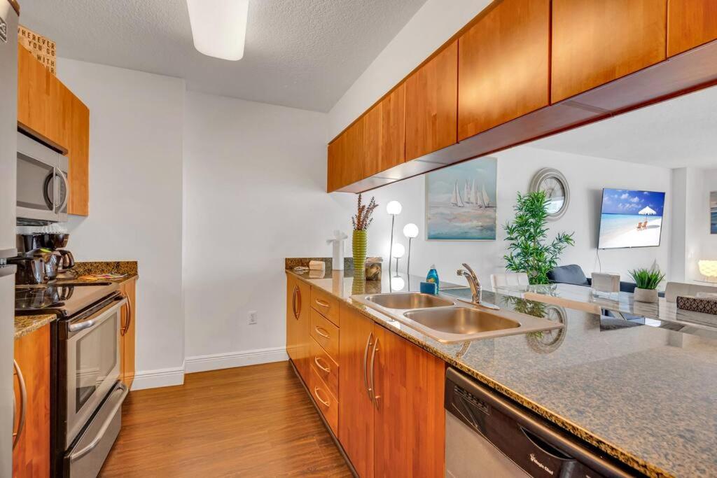 Dazzling 1 BED 1 BTH • Brickell • Bay & City View - 4