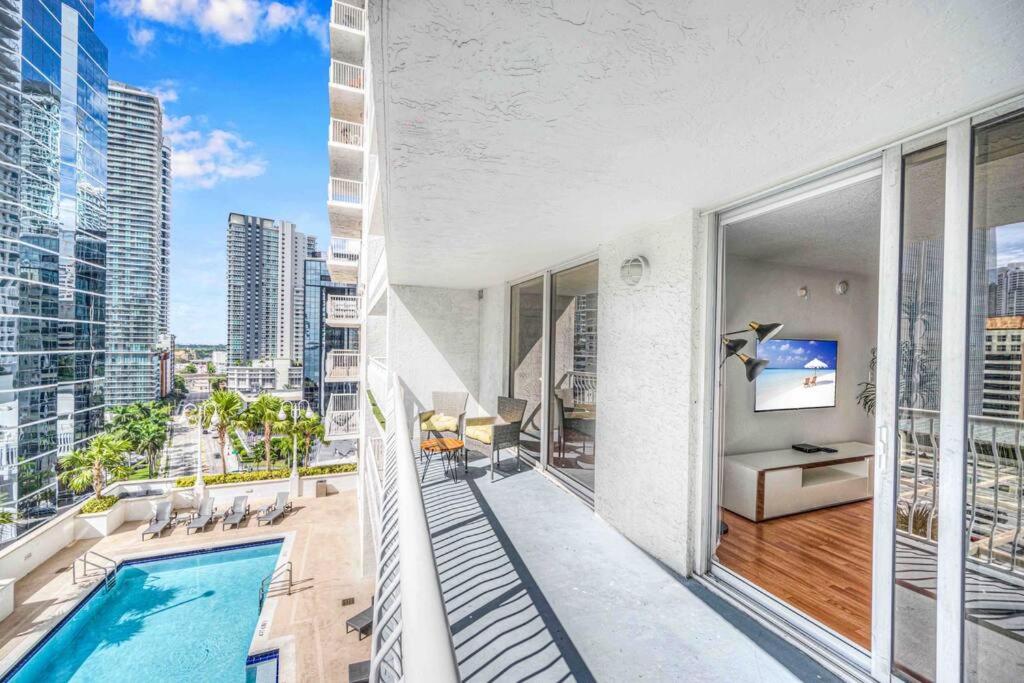 LUX 1 BDR 1 BTH • Brickell • Pool & Ocean Views - 3