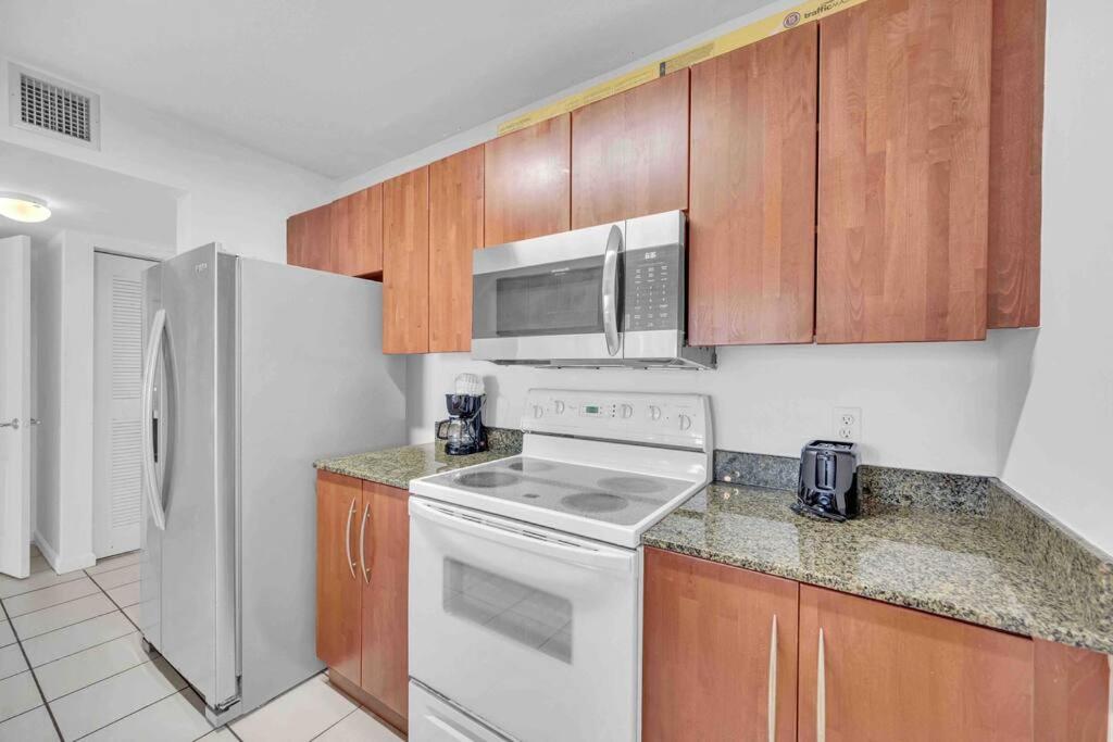 LUX 1 BDR 1 BTH • Brickell • Pool & Ocean Views - 5