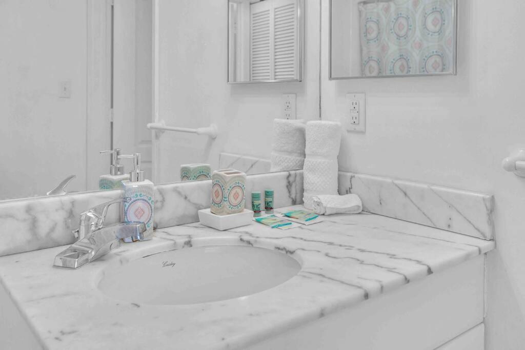 Luxe 1 BDR •Brickell• Ocean View - 4