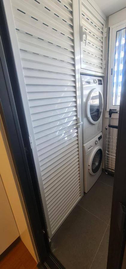 Luxury River View 3BR with Pool by Airport - 2